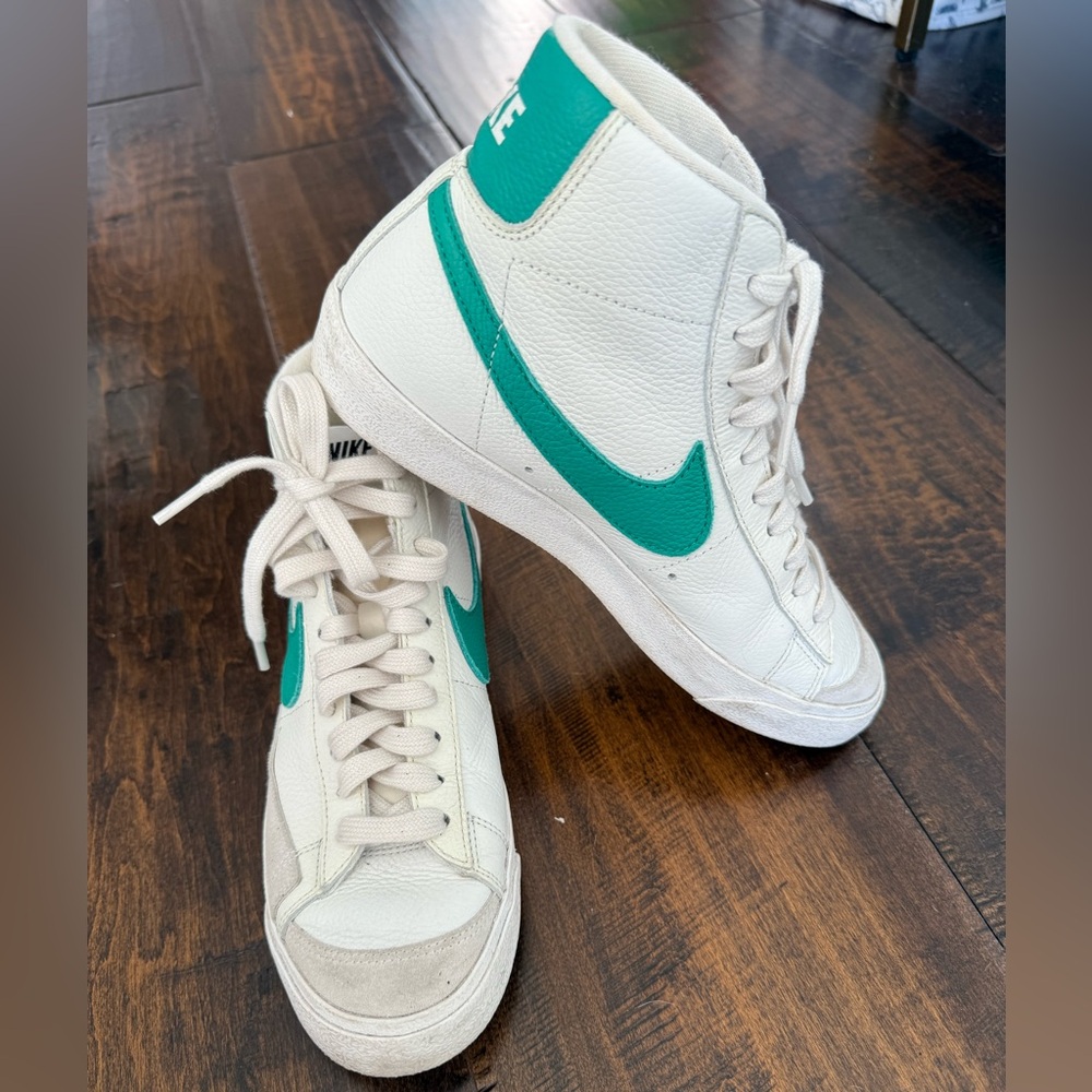 Nike Women's White and Teal Sneakers